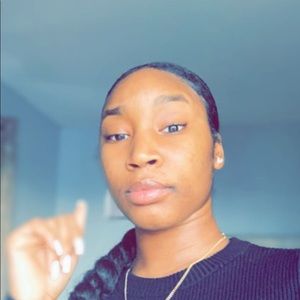 Meet your Posher, Elisa